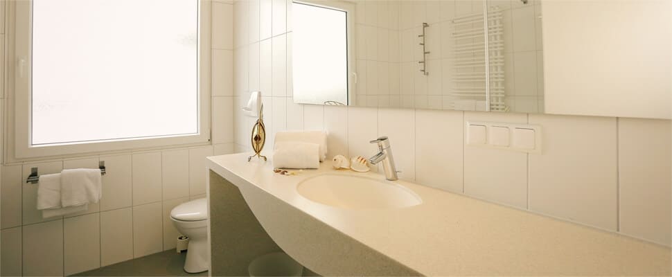Badezimmer mit WC – Ferienwohnung Wörthersee