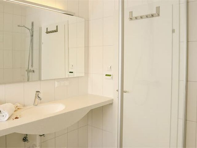 Badezimmer – Superior Bungalow – Ferienwohnung Wörthersee
